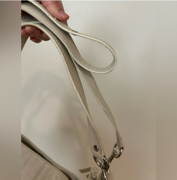 Coach Zoe White Leather Shoulder Bag - Picture 9 of 11